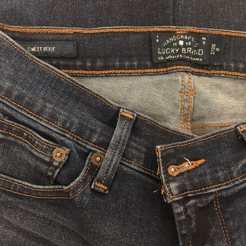 Lucky brand jeans.